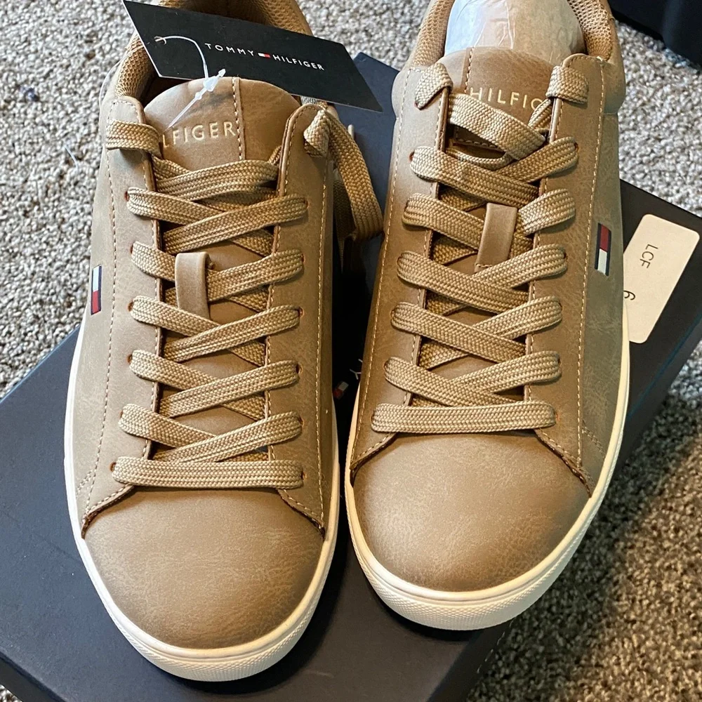 Tommy Hilfiger Men’s Taupe Low-Top Sneakers